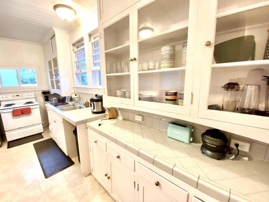 Your Hilo Homebase - Lovely 3 Bedroom In Heart Of Hilo With Ac! Exterior foto